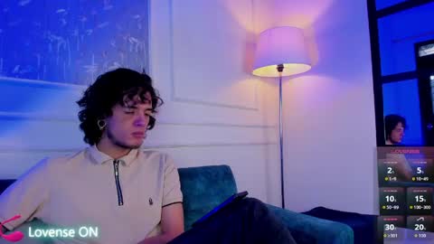 Snapshot of skinny_mac_ chatting on May 11, 2026, 12:33 pm Mac online show from May 11, 2026, 12:33 pm