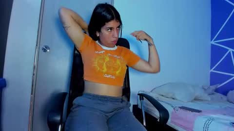 Snapshot of skinnyanai chatting on November 10, 2025, 5:56 pm anai online show from November 10, 2025, 5:56 pm