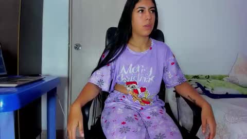 Snapshot of skinnyanai chatting on December 3, 2025, 2:04 pm anai online show from December 3, 2025, 2:04 pm