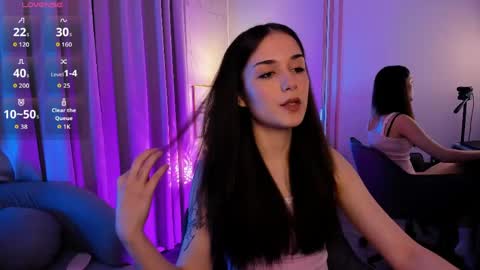 Snapshot of skinnyellie chatting on May 6, 2026, 8:25 pm Ellie online show from May 6, 2026, 8:25 pm