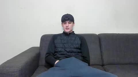 skinnyguywithbigd online show from December 4, 2024, 10:46 am