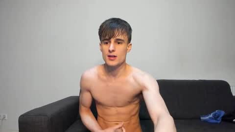 skinnyguywithbigd online show from December 25, 2024, 5:48 am