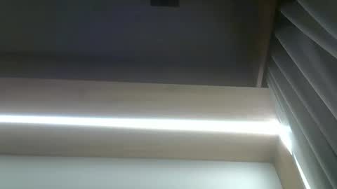 skinnykittencam online show from November 26, 2025, 7:15 pm