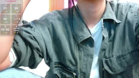Snapshot of skinnyneighbour_ chatting on May 26, 2026, 3:35 am Karla online show from May 26, 2026, 3:35 am