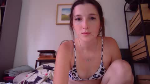 skinnysweettea40 online show from July 22, 2026, 11:29 pm