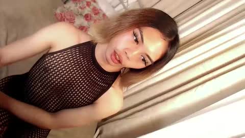 skinnytrans69 online show from April 22, 2026, 5:47 pm