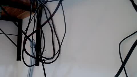 VERUS online show from April 19, 2026, 6:54 pm