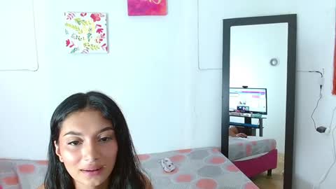 Snapshot of skinnyy_andtight chatting on January 23, 2025, 6:45 pm Alexa online show from January 23, 2025, 6:45 pm