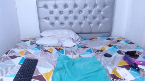 Snapshot of skinnyy_andtight chatting on February 7, 2025, 6:14 am Alexa online show from February 7, 2025, 6:14 am