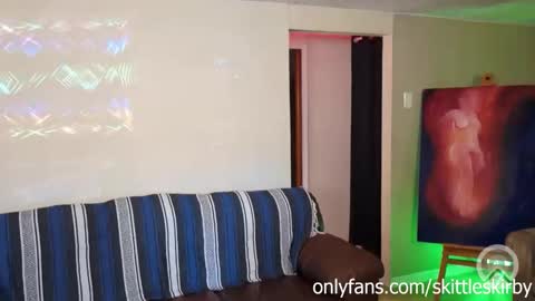 Skittles Kirby online show from October 3, 2025, 10:07 pm