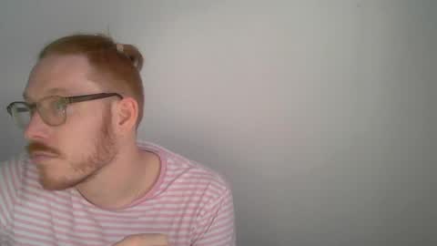 Snapshot of sklave_s chatting on August 3, 2026, 6:33 pm sklave_s online show from August 3, 2026, 6:33 pm