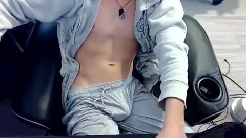 skrogdog online show from April 27, 2026, 6:28 pm
