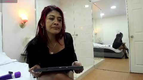 Snapshot of sky_collins_ chatting on June 15, 2026, 8:00 pm Sky online show from June 15, 2026, 8:00 pm