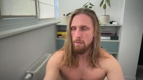 sky_guy25 online show from September 30, 2025, 8:19 am