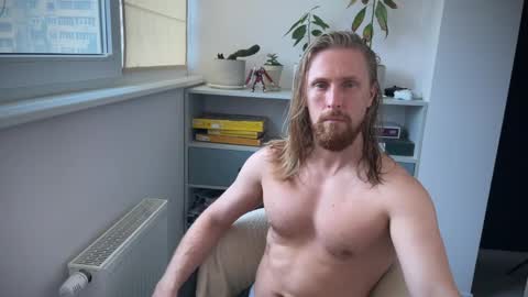 sky_guy25 online show from October 2, 2025, 8:21 am