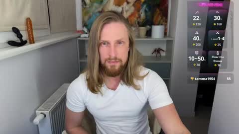 sky_guy25 online show from May 16, 2026, 8:18 pm
