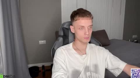 sky_hunter online show from November 6, 2025, 7:04 pm