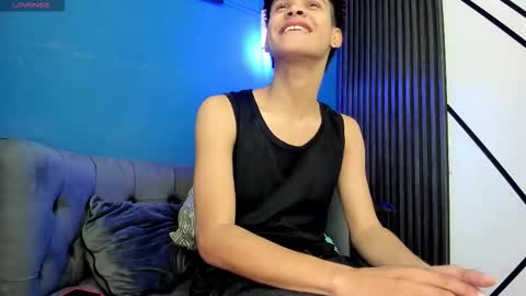 sky_rivers online show from November 30, 2025, 3:10 am