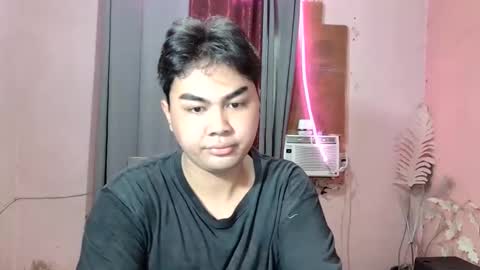 sky_uxxx online show from October 3, 2025, 3:36 am