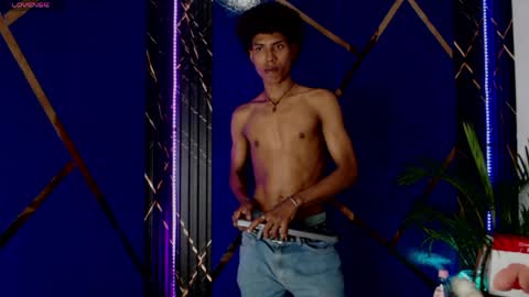 sky_walkerss online show from March 29, 2026, 5:57 pm