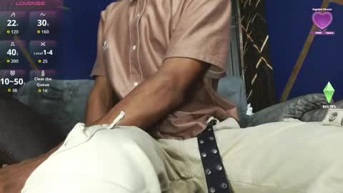 sky_walkerss online show from April 12, 2026, 6:35 pm