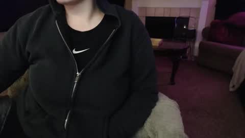 SKYLE   online show from April 21, 2026, 1:53 am