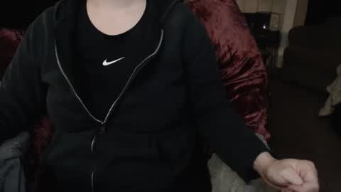 SKYLE   online show from April 23, 2026, 4:57 am