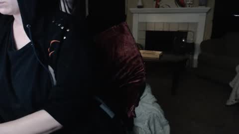 SKYLE   online show from April 23, 2026, 11:29 pm