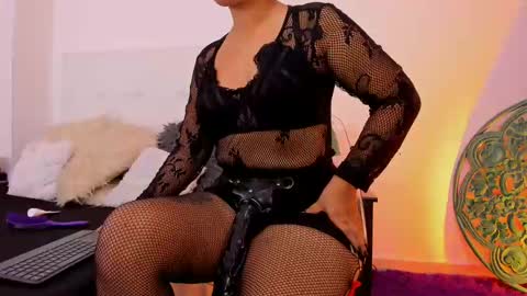 skydarkblue online show from March 6, 2025, 4:08 am