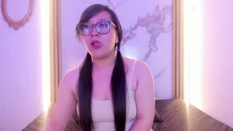 skye_bluee_ online show from September 16, 2025, 3:07 am