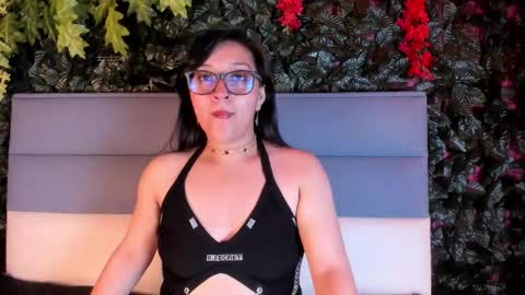 skye_bluee_ online show from September 21, 2025, 3:08 am