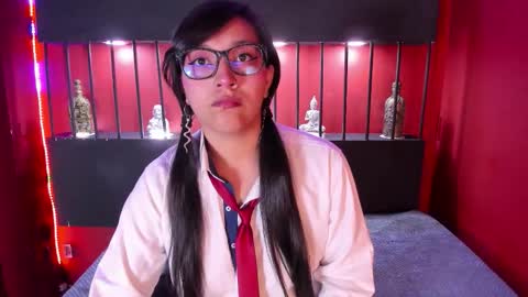 skye_bluee_ online show from October 12, 2025, 3:27 am