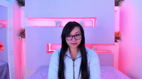 skye_bluee_ online show from October 21, 2025, 3:29 am