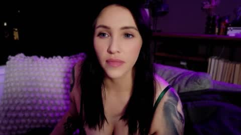 Skye Sinclair online show from November 23, 2025, 2:44 am