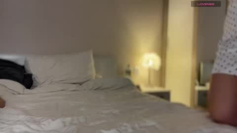 GARRY AND SOPHIA online show from November 24, 2025, 8:30 pm