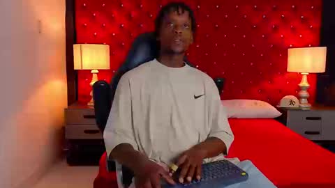 SKYLERBIGXXX online show from September 19, 2025, 4:03 am