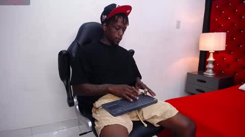 SKYLERBIGXXX online show from September 26, 2025, 4:38 am