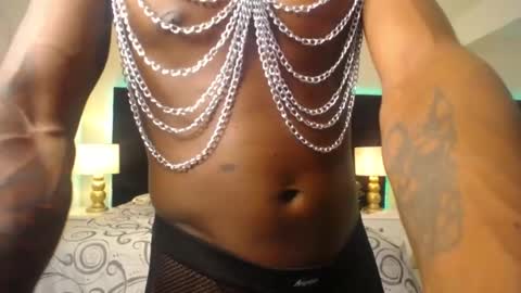 SKYLERBIGXXX online show from May 22, 2026, 5:03 am