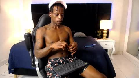 SKYLERBIGXXX online show from May 23, 2026, 5:01 am