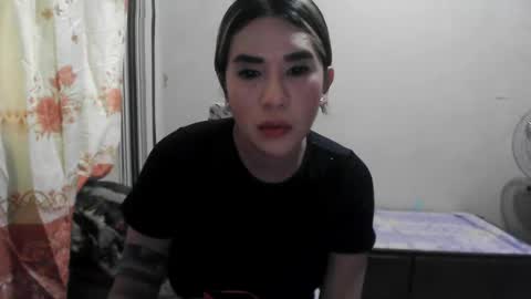 Snapshot of skylerfox90210 chatting on June 17, 2026, 12:35 am Skylersworld online show from June 17, 2026, 12:35 am