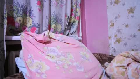 skyressie333 online show from January 6, 2025, 3:40 pm