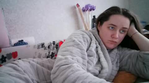 skyressie333 online show from March 12, 2025, 10:37 am