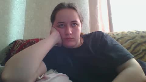 Snapshot of skyressie333 chatting on May 17, 2026, 6:00 am skyressie333 online show from May 17, 2026, 6:00 am