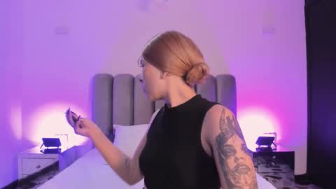 skythompson online show from September 16, 2025, 3:51 am