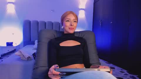 skythompson online show from October 3, 2025, 5:37 am