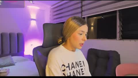 skythompson online show from October 20, 2025, 4:02 am