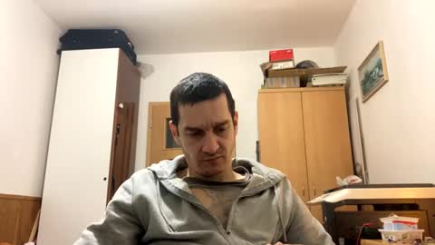 slabyhrac online show from February 6, 2025, 10:32 pm