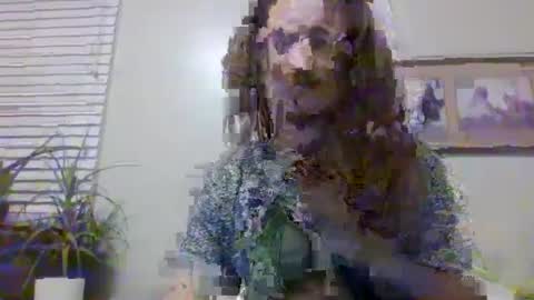 Snapshot of slicktrojan chatting on December 6, 2024, 9:43 am slicktrojan online show from December 6, 2024, 9:43 am