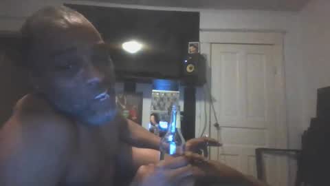 Slim8975 online show from February 11, 2026, 12:15 am