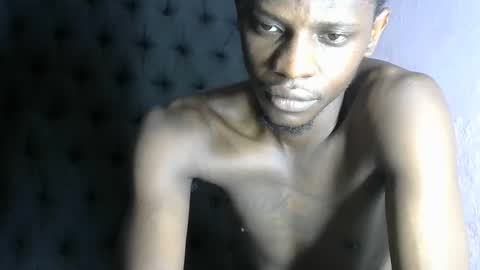 Snapshot of slim_long01 chatting on February 19, 2025, 11:28 am slim long01 online show from February 19, 2025, 11:28 am